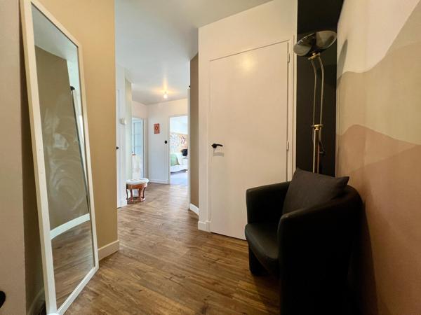 Magnifique Appartement - 2 Chambres Lumineux - Double garage - Cave