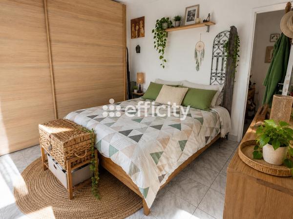 Maison
         2 pièces
        - 34 m² Exclusivité 199 000 € *