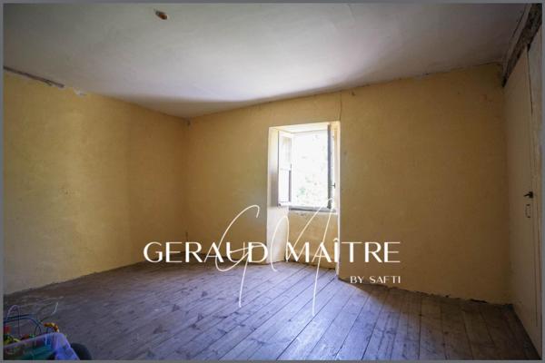 maison de village avec cour, garage et gros potentiel