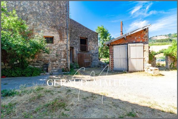 maison de village avec cour, garage et gros potentiel
