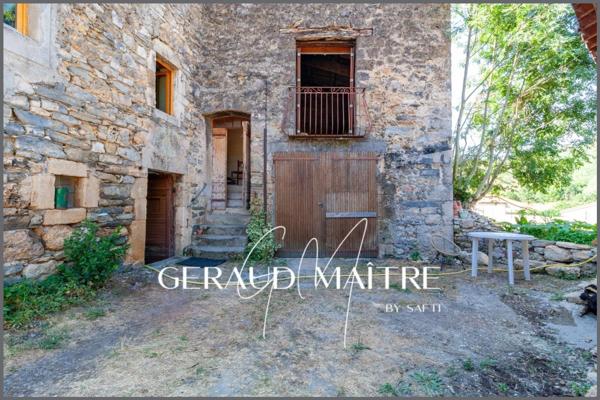 maison de village avec cour, garage et gros potentiel