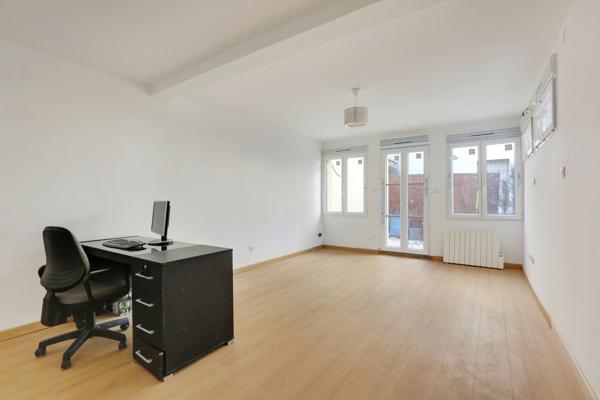 Saint-Denis (93200) Maison neuve avec jardin à Saint-Denis – Proche métro et fort potentiel