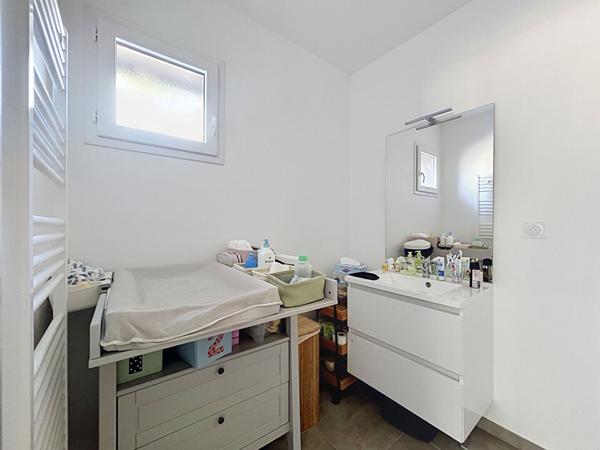 ANGERS BELLE BEILLE T2 MODERNE 48 M2 AVEC TERRASSE ET VUE SUR LA VERDURE Angers