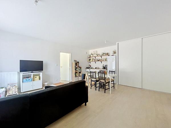 ANGERS BELLE BEILLE T2 MODERNE 48 M2 AVEC TERRASSE ET VUE SUR LA VERDURE Angers