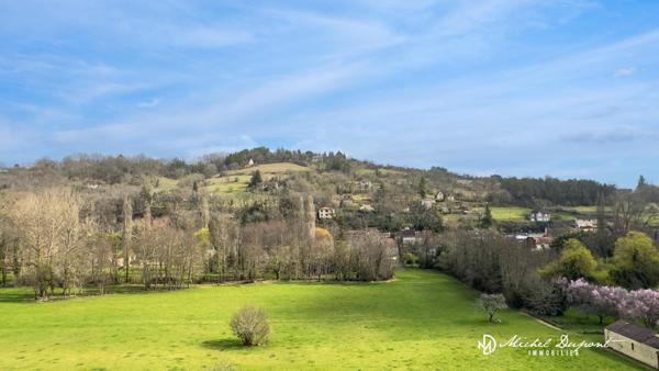Maison de 90 m² sur sous sol avec 4486 m² de terrain au Bugue