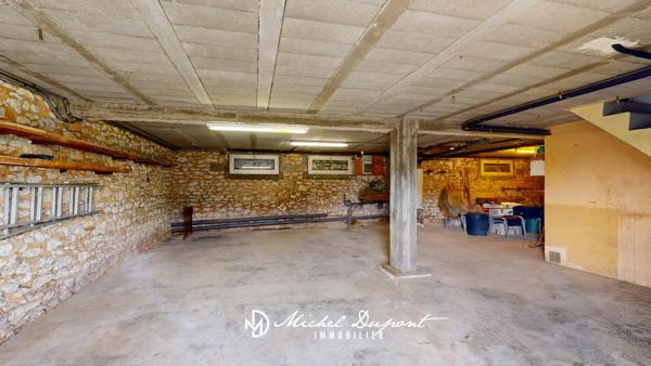 Maison de 90 m² sur sous sol avec 4486 m² de terrain au Bugue