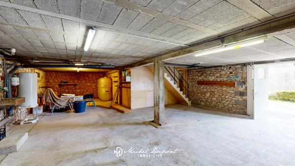 Maison de 90 m² sur sous sol avec 4486 m² de terrain au Bugue