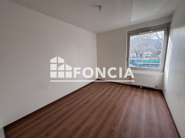 Location Appartement 4 pièces 81.39 m² - 27 AVENUE DU GRAND CHATELET Grenoble 38000