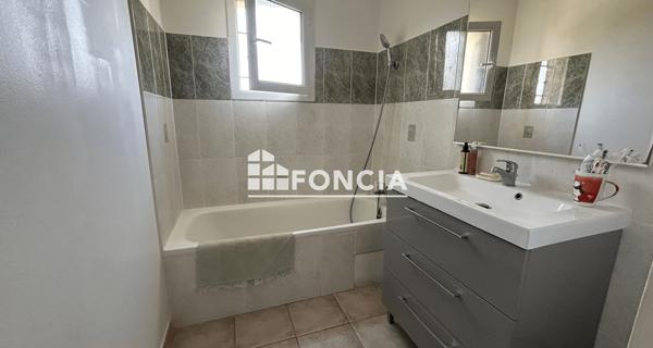 Location Maison 4 pièces 92.02 m² - Camaret-sur-aigues 84850