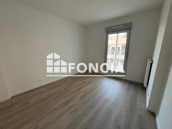 Location Appartement 3 pièces 68.68 m² - 2/8 RUE COLONEL FABIEN DU MOULIN BRULE Reims 51100