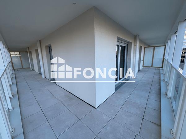 Location Appartement 3 pièces 68.68 m² - 2/8 RUE COLONEL FABIEN DU MOULIN BRULE Reims 51100