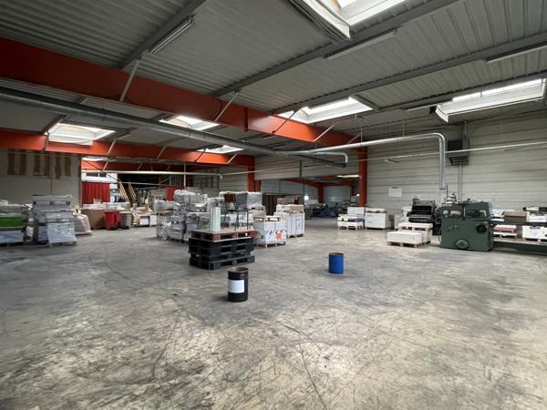 Local D’activité 1330m² – Beaucouze