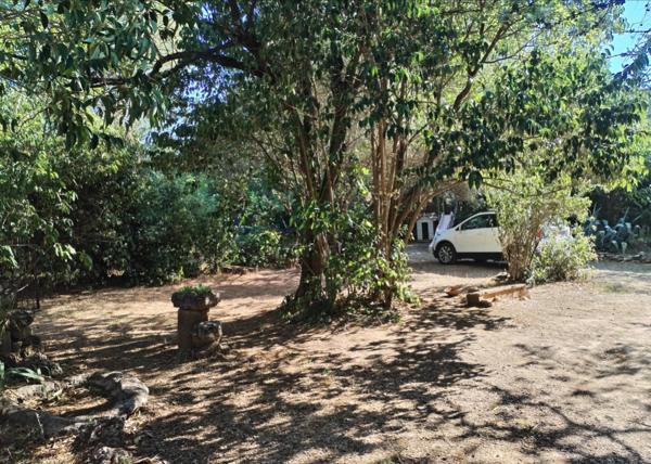 Vers-Pont-du-Gard (30210) MAS ET 2 GITES 310 m2