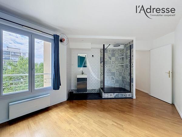 SURESNES limite Puteaux - Appartement 5 pièces 101m², cave et parking