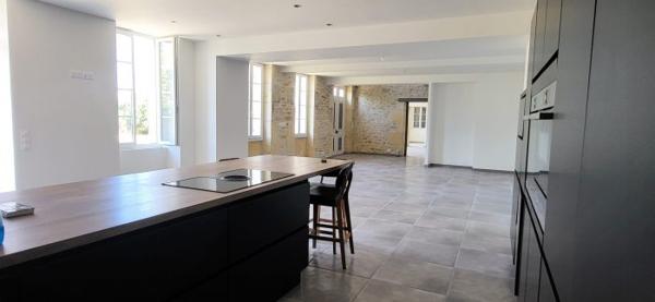 Maison ancienne Mesnac village 270 m²