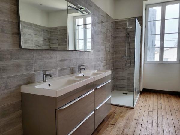 Maison ancienne Mesnac village 270 m²