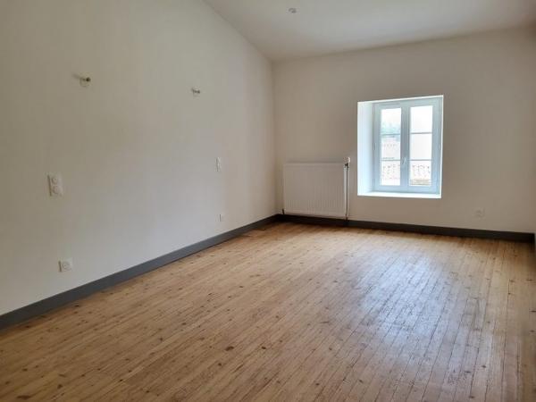 Maison ancienne Mesnac village 270 m²