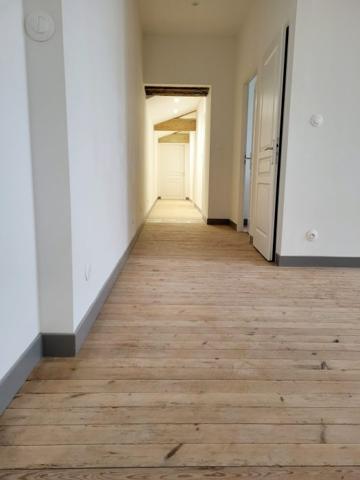 Maison ancienne Mesnac village 270 m²