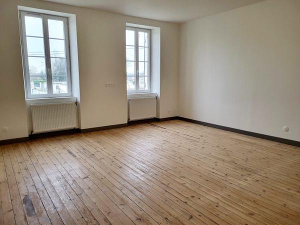 Maison ancienne Mesnac village 270 m²