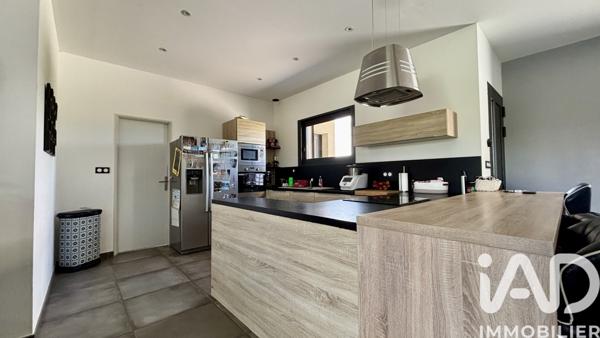 Maison à vendre 5 pièces 182 m² Vallon-Pont-d'Arc