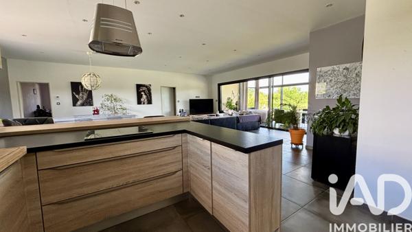 Maison à vendre 5 pièces 182 m² Vallon-Pont-d'Arc