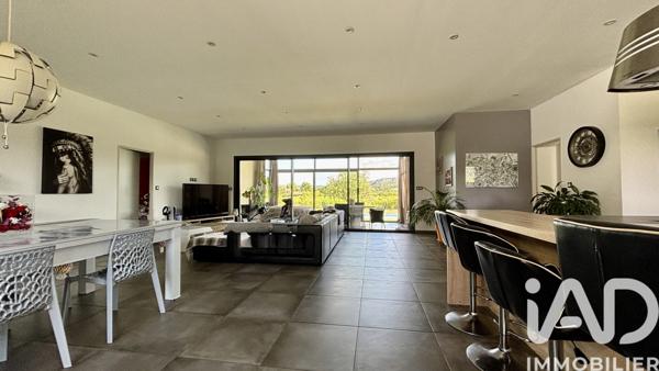 Maison à vendre 5 pièces 182 m² Vallon-Pont-d'Arc