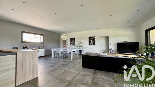 Maison à vendre 5 pièces 182 m² Vallon-Pont-d'Arc