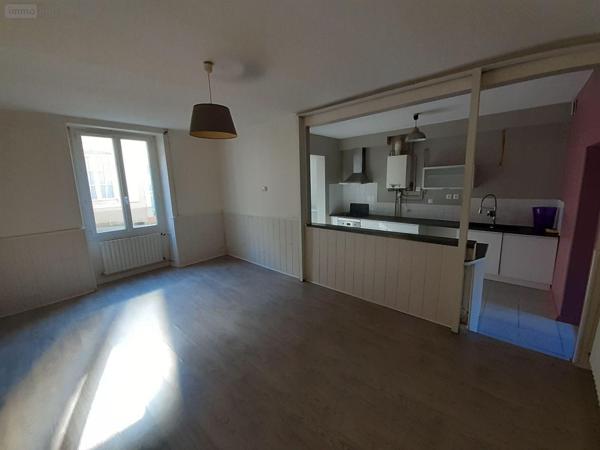 Maison de ville à vendre à Écommoy dans la Sarthe (72220), ref : 023/2056