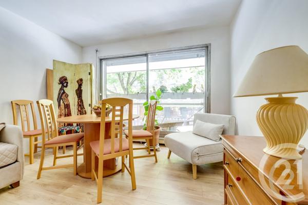 Appartement F3 à vendre  3 pièces - 63,31 m 2   PARIS  - 75017