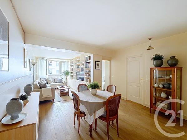 Appartement F3 à vendre  3 pièces - 63,31 m 2   PARIS  - 75017