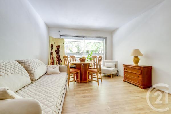 Appartement F3 à vendre  3 pièces - 63,31 m 2   PARIS  - 75017