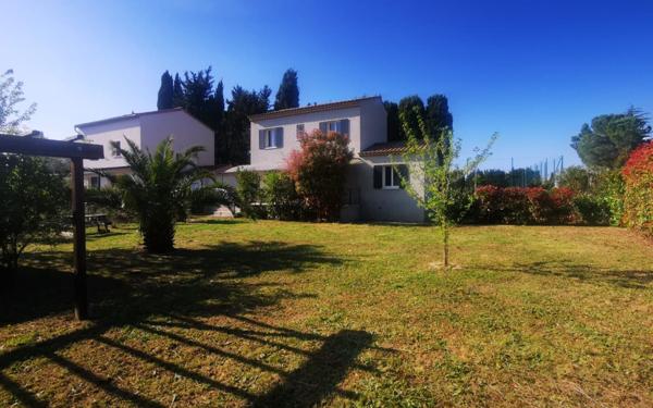 Maison à louer    4 pièces •  Sauveterre