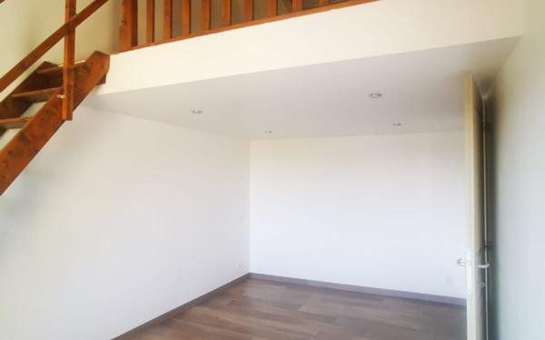 Maison à louer    4 pièces •  Sauveterre