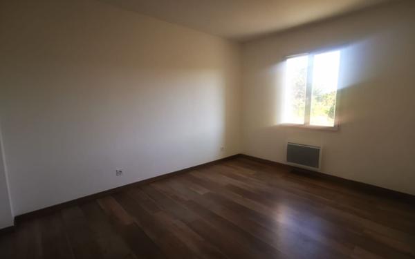 Maison à louer    4 pièces •  Sauveterre