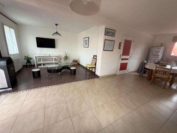 Maison à vendre à Guerlesquin dans le Finistère (29650), ref : 22095MAIS224