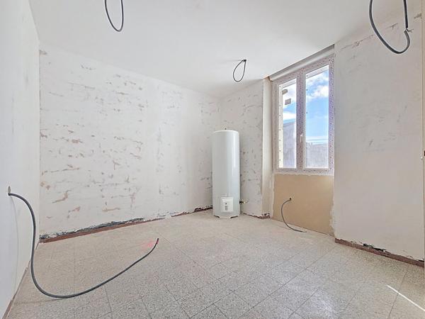 Appartement T3 à finir de rénover – 82 m² – Centre de Bédarieux