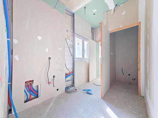 Appartement T3 à finir de rénover – 82 m² – Centre de Bédarieux