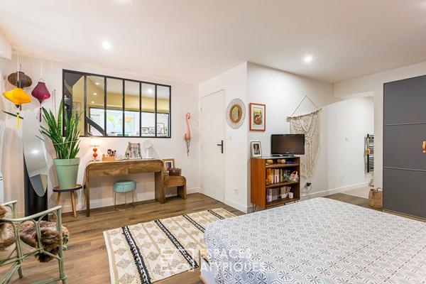 Appartement type maison avec terrasses et jardin