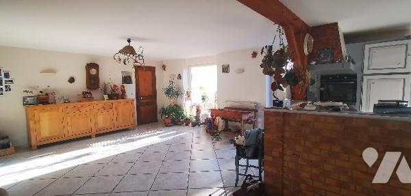 Vaste propriété 2 habitations avec terrains