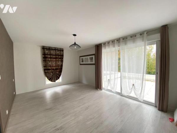 A VENDRE - MAISON CONTEMPORAINE - LA BACONNIERE