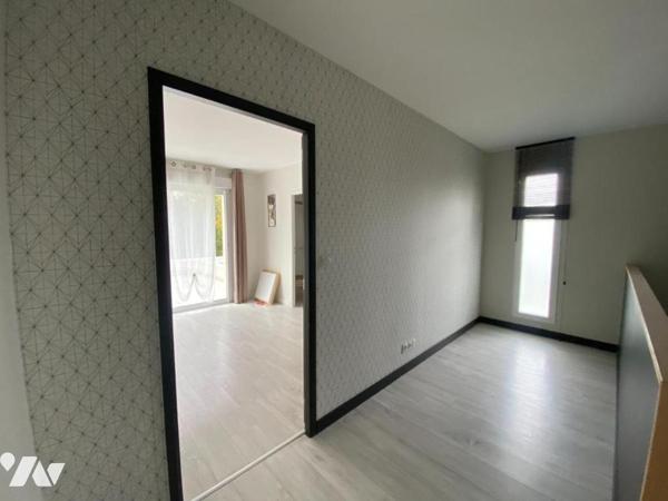 A VENDRE - MAISON CONTEMPORAINE - LA BACONNIERE