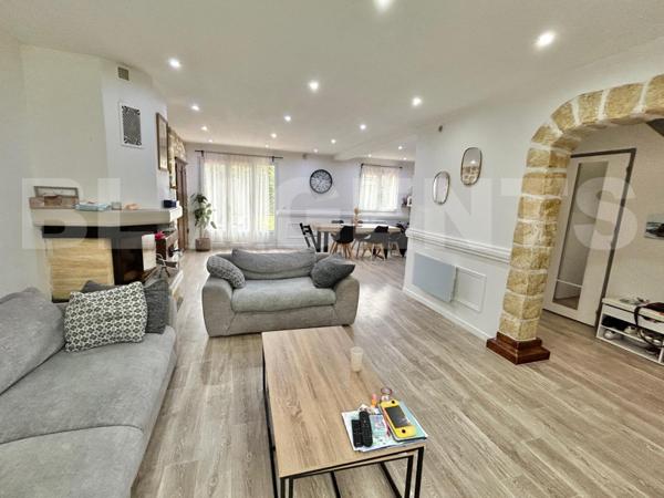 Au Perray en Yvelines, Belle maison familiale de 9 pièces, 6 chambres très bien placée!