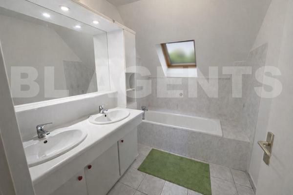 Au Perray en Yvelines, Belle maison familiale de 9 pièces, 6 chambres très bien placée!