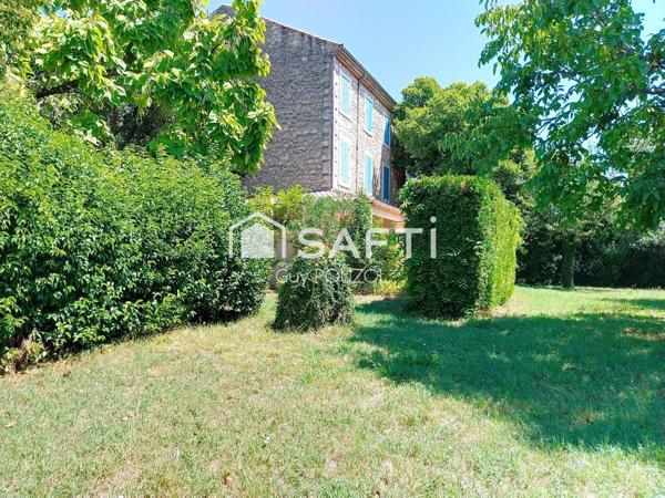 Grande maison traditionnelle de 14 pièces