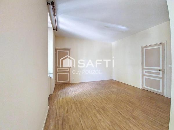 Grande maison traditionnelle de 14 pièces