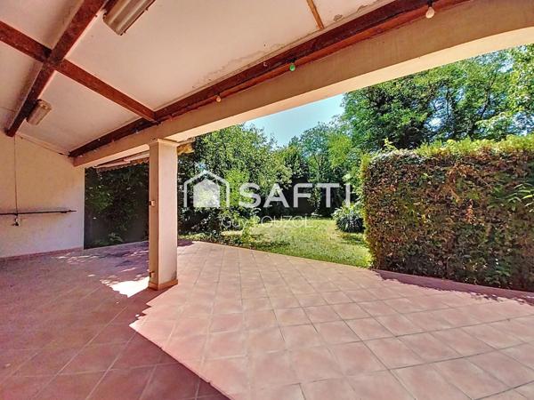 Grande maison traditionnelle de 14 pièces