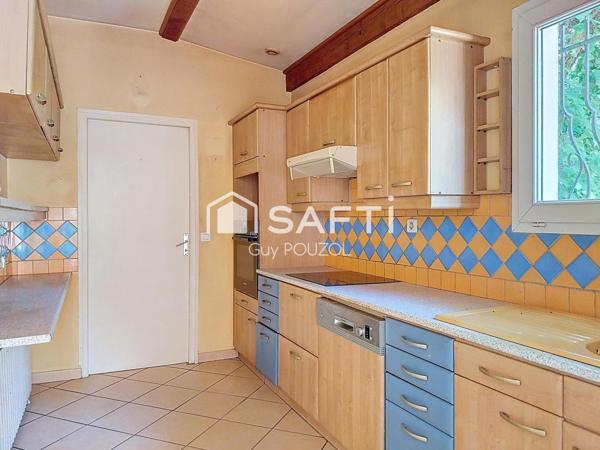 Grande maison traditionnelle de 14 pièces