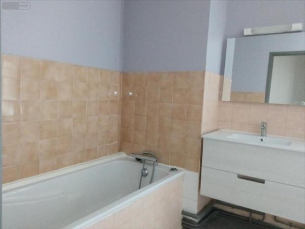 Appartement à louer à Langres en Haute-Marne (52200), ref : 020/1143