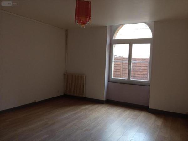 Appartement à louer à Langres en Haute-Marne (52200), ref : 020/1143