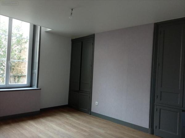 Appartement à louer à Langres en Haute-Marne (52200), ref : 020/1143
